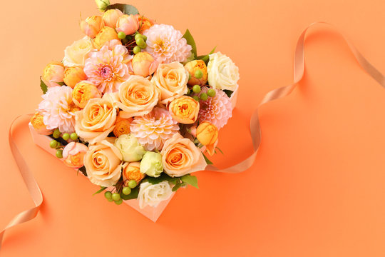 プレゼント、花のアレンジ