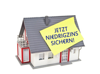 Haus Modell mit Niedrige Zinsen sichern