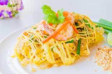 Pad thai