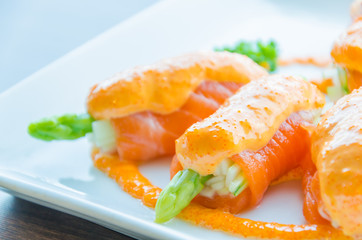 Salmon roll