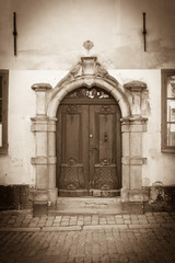 Fototapeta na wymiar Ancient door