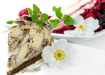 Kaffeekränzchen: Himbeertorte und Schoko-Nuss-Kuchen :)