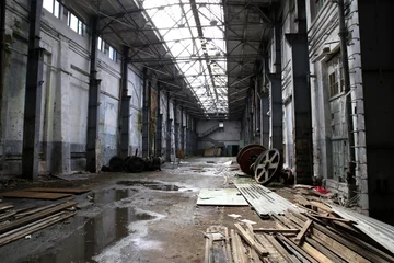 Fotobehang interieur van een verlaten fabriek © imagewell10