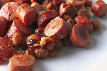 Wurstel and beans