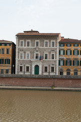 Fototapeta na wymiar Veduta dei Lungarno Pacinotti di Pisa, Italia