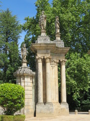 Fototapeta na wymiar Portugal - Lamego - Statues parc du sanctuaire