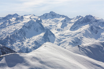 Pyrénées sous la Neige