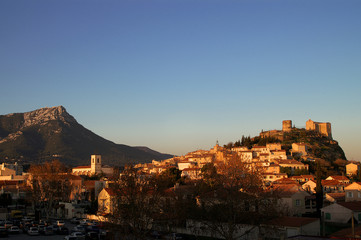 101932 La Garde, village perché
