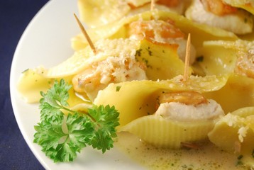 Conchiglioni-Pangasius-Garnelen-Spieße