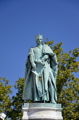 Monumento al Millennio, statua di Andrea II , Budapest.