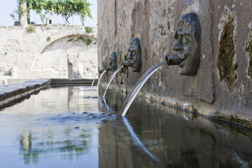 Fototapeta na wymiar Fontana Medievale, Laterza, Taranto