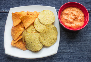 nachos with cheese sauce