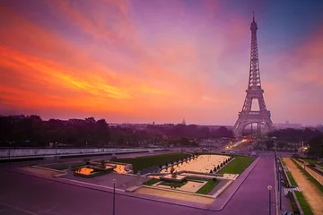 Fotobehang Sunrise in Paris, with the Eiffel Tower © gornostaj