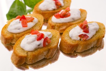 Crostini mit Tzatziki
