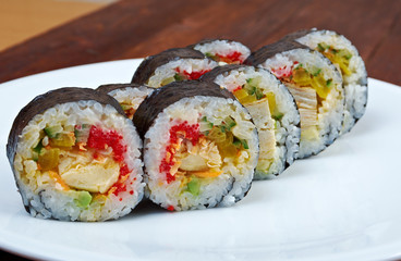 Roll made with chicken, eggs and vegetables