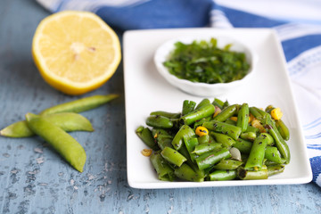 Salad with green beans and corn