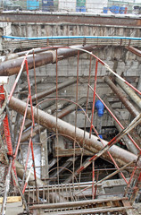 The construction of the tunnel, the pit