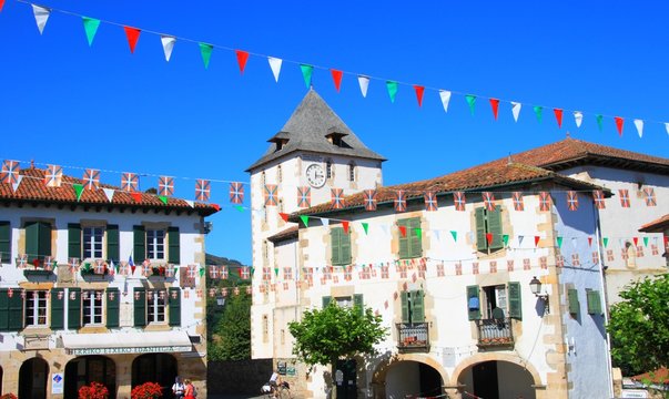 La place de Sare, Pays basque français