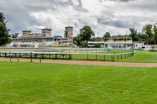 Musée Du Cheval Et Hippodrome De Chantilly