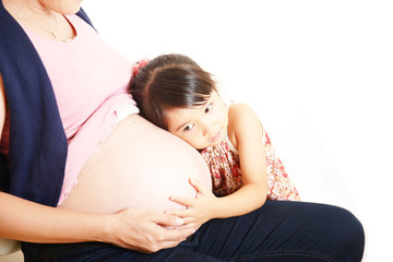 妊婦と幼い姉