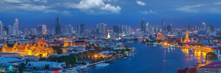 Cercles muraux Bangkok Grand palais au crépuscule à Bangkok
