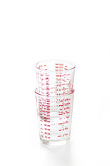 計量カップ　　明るいキッチン