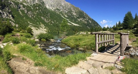 ponte all'aviolo con segnavia