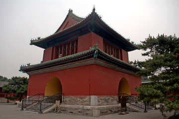 Fototapeta na wymiar The Qianlong Bell Tower, Beijing, China