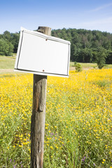 Sign indicating in the countryside