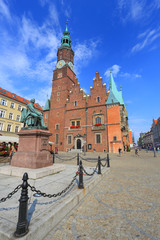 Wrocław - ratusz - pomnik Fredry - rynek - obrazy, fototapety, plakaty