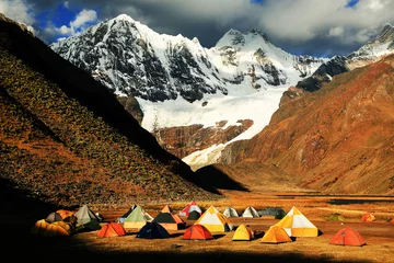 Foto op Plexiglas Camping in Cordiliera Huayhuash, Peru, South America © Rechitan Sorin
