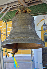 Obraz premium Bell, yellow and blue ribbons Глкфшту