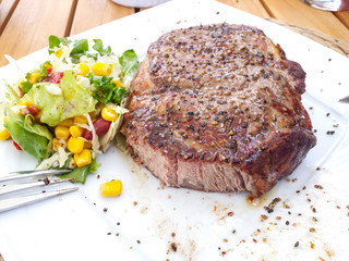 Steak auf dem Teller