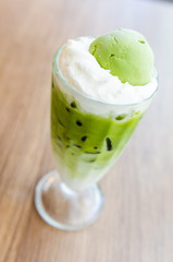 Iced green tea
