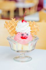 Ice cream sundae