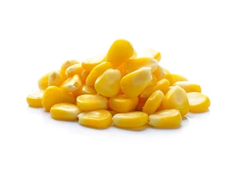 Fotobehang Sweet whole kernel corn on white background © amphaiwan