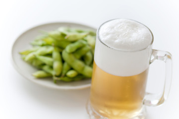 ビール　生ビール　泡　枝豆