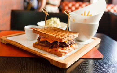 sandwich with beer