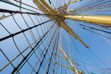 Obraz premium Mast of old sailing ship