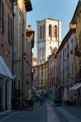 Bell tower of the Ferrara cathedral view from Mazzini street © Enrico Lapponi