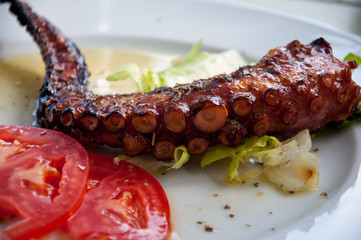 Осьминог на гриле