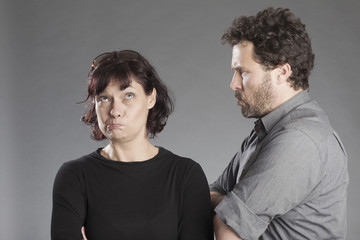 Mann ist böse, Frau schaut schuldbewusst