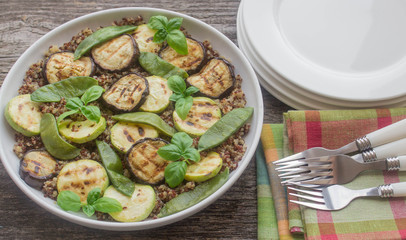 quinoa salad with grilled vegetables