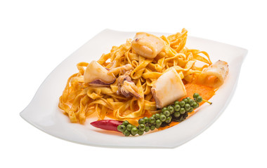 Fried noodles with calamari