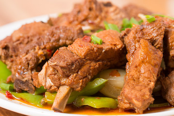 Spareribs with brown sauce
