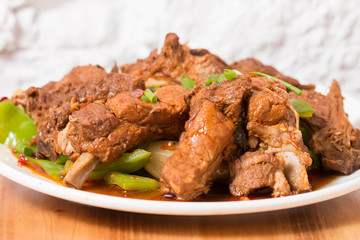 Spareribs with brown sauce