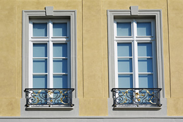 Zwei Fenster vom Karlsruher Schloss