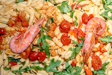 Pasta Gamberoni pomodoro e basilico