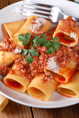 paccheri napoletani al ragù di carne
