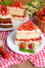 Delicious biscuit cake with strawberries